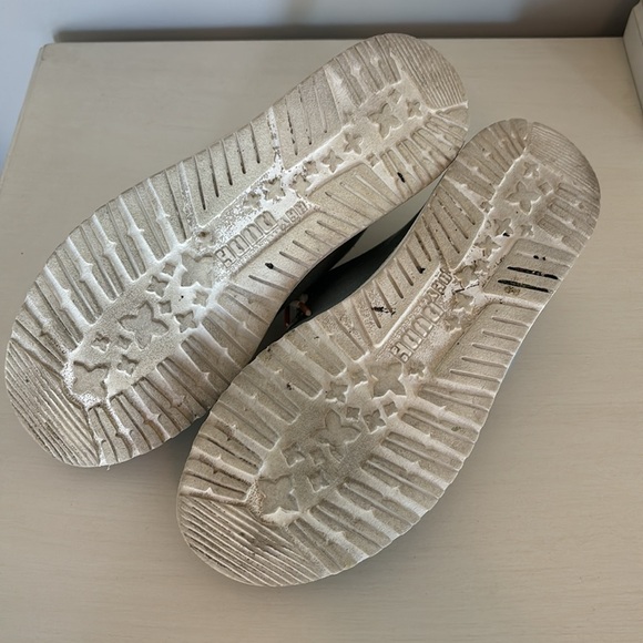 Hey Dude Chambray with Aztec Print. Size 8 - Picture 9 of 10